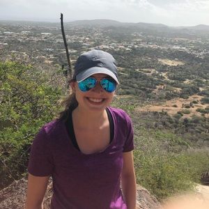 Meet your Posher, Nina